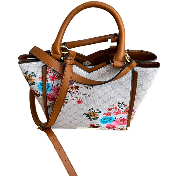 Steve Madden Handbags - NWT Steve Madden - Purse